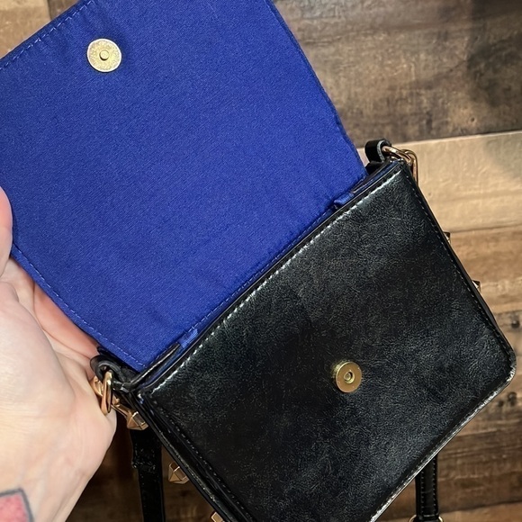 Vr Black Crossbody Bag Adjustable Straps Gold Tone Spikes - Picture 8 of 13